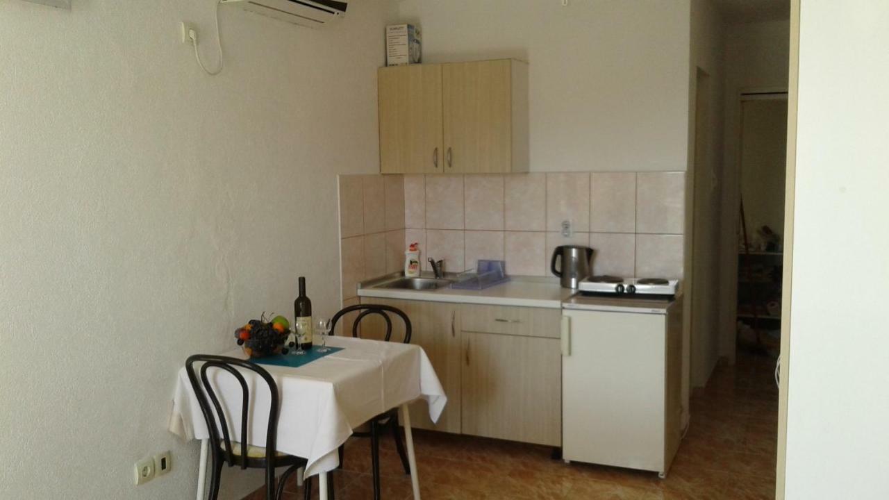 Apartmani Neda Bane Петровац Экстерьер фото
